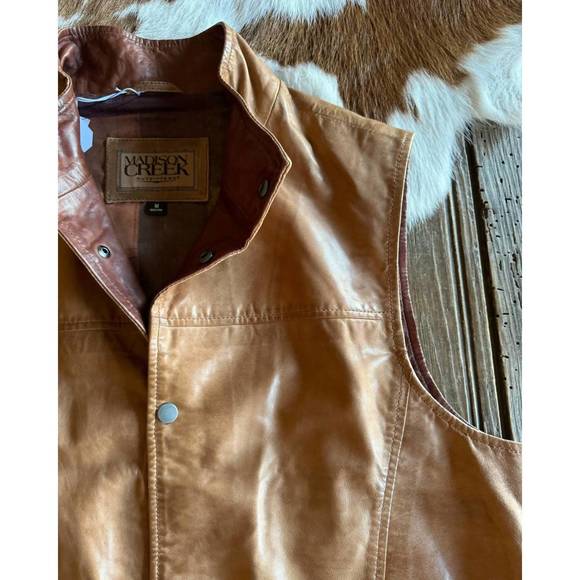 NEW MADISON CREEK OUTFITTERS men's canyon lambskin leather vest in camel brown